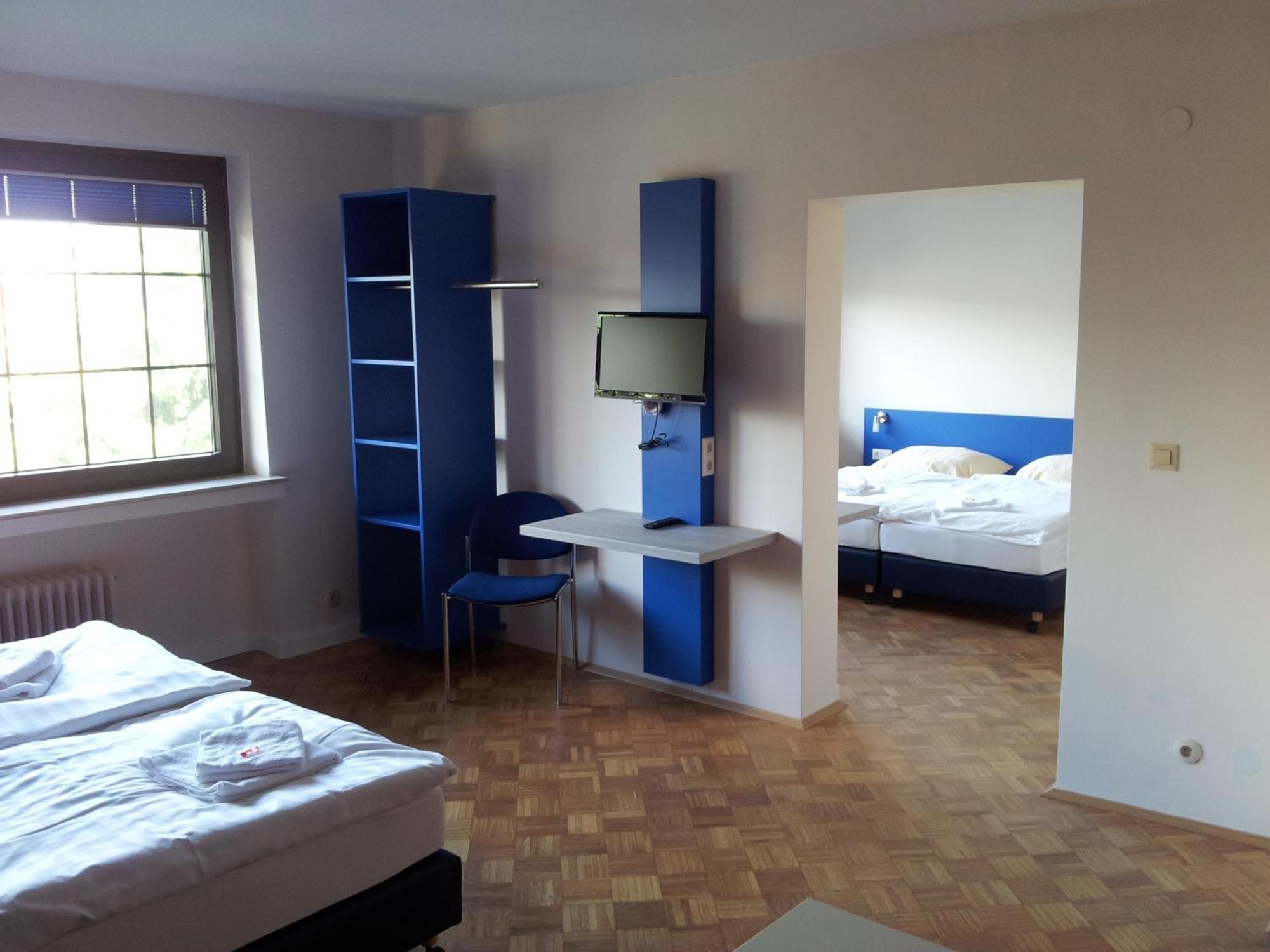 Smart Hostel By Landgasthof Velber 24H7D Seelze Exterior foto