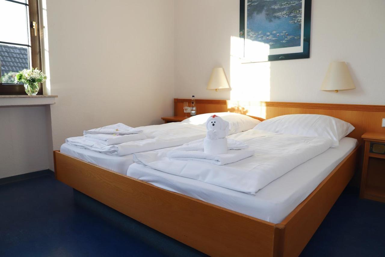 Smart Hostel By Landgasthof Velber 24H7D Seelze Exterior foto